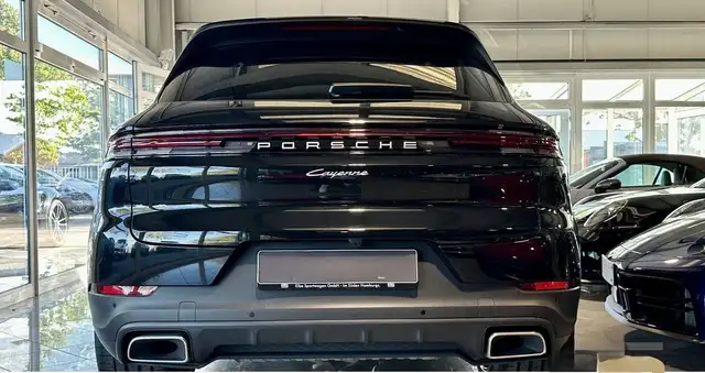 Porsche Cayenne view 7