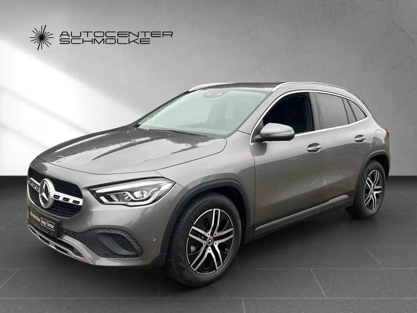 Mercedes-Benz GLA 200 GLA 200 PROGRESSIVE*AHK*SCHWARZGLAS*TOTW*RFK*18" Grau - 2