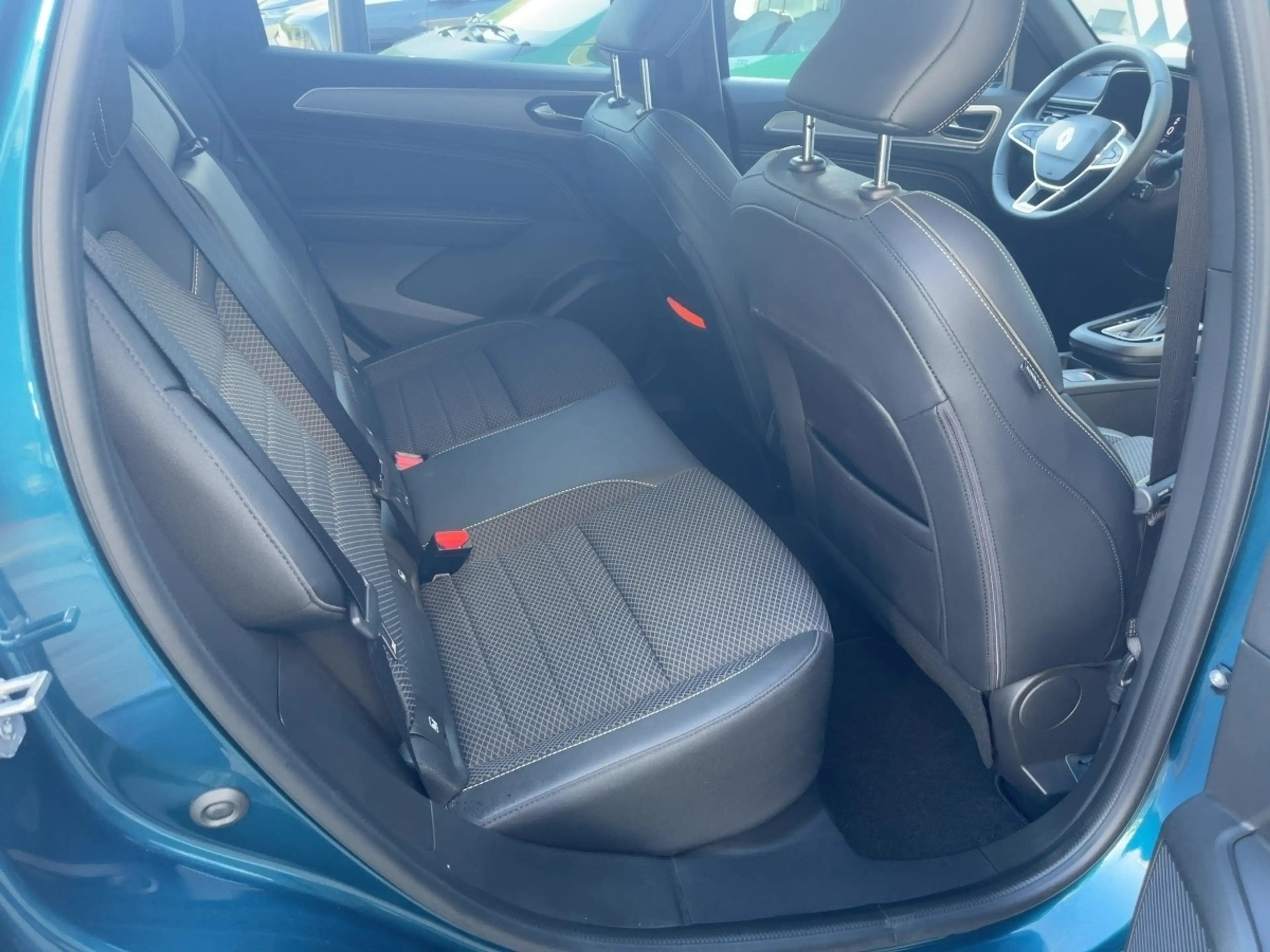Renault Arkana Techno 1.3 TCe 140 Mild-Hybrid — photo 12