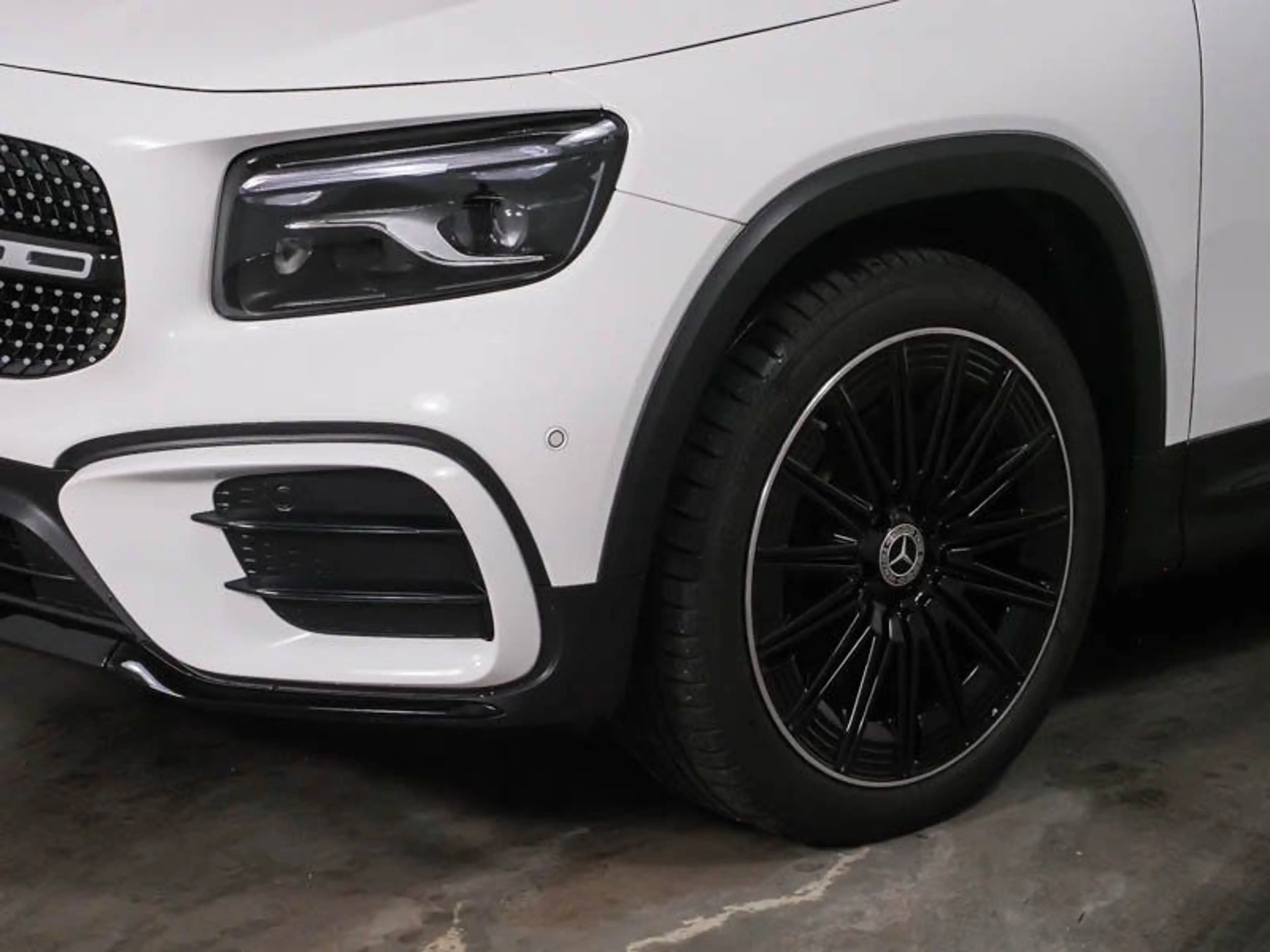 Mercedes-Benz GLB 250 4M AMG Plus*Pano*HUD*360°*Multibeam*Memo — photo 2