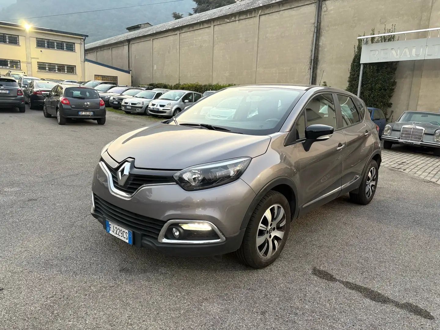 Renault Captur 1.5 dci Zen (live) 90cv E6 Argento - 1