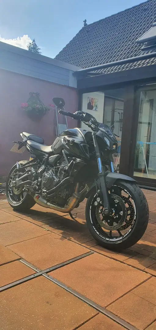 Yamaha MT-07 crna - 1