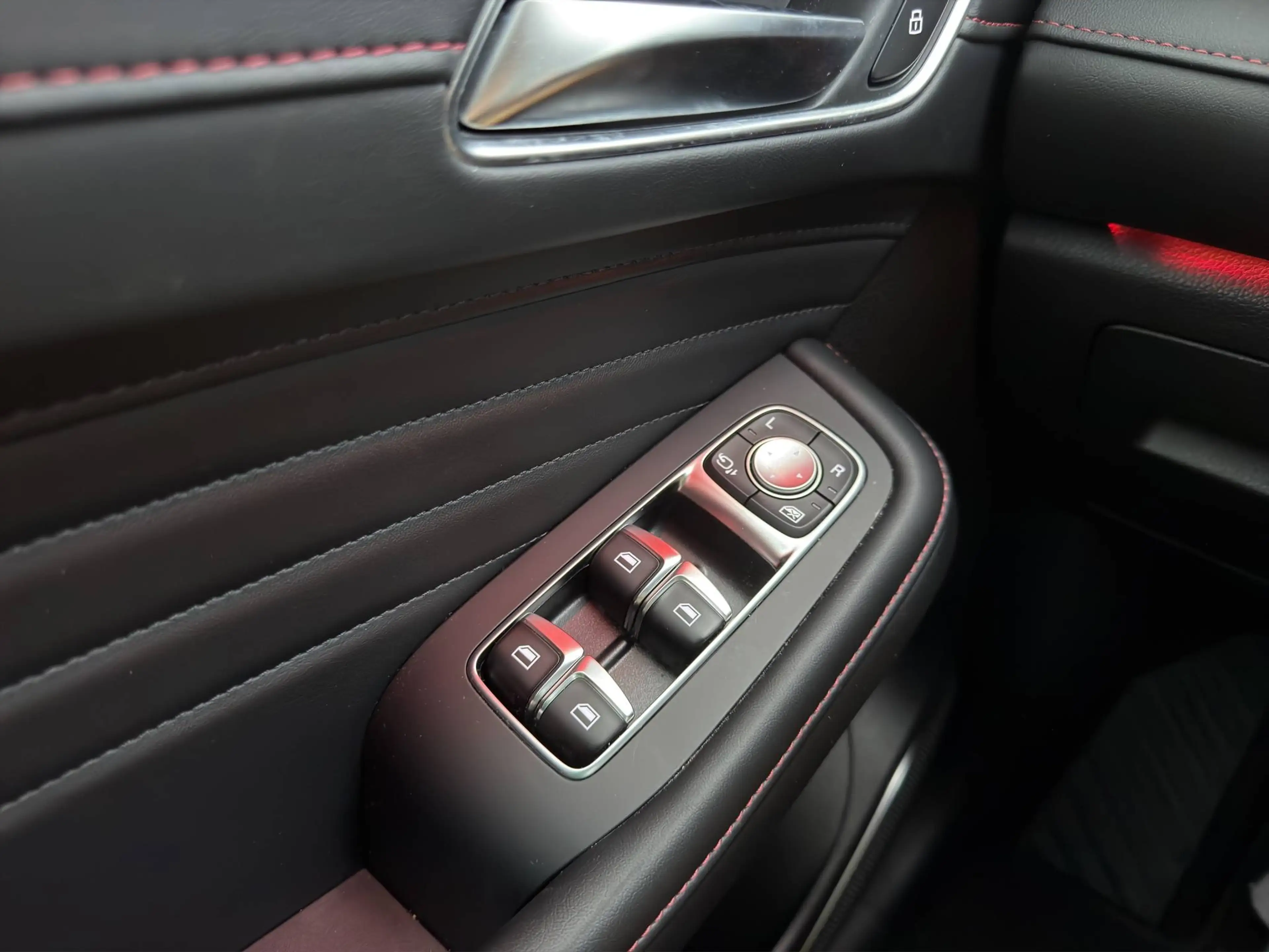 MG EHS EHS PHEV 1.5 Turbo Luxury (190 kW) — photo 12