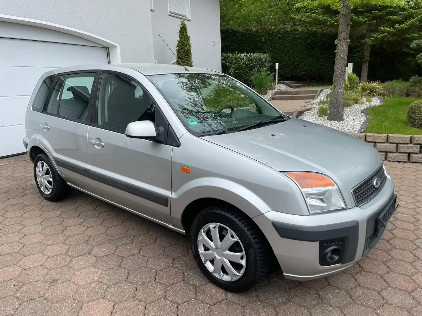 Ford Fusion Fusion Ambiente 1,6 16V Aut.Ambiente Silber - 2