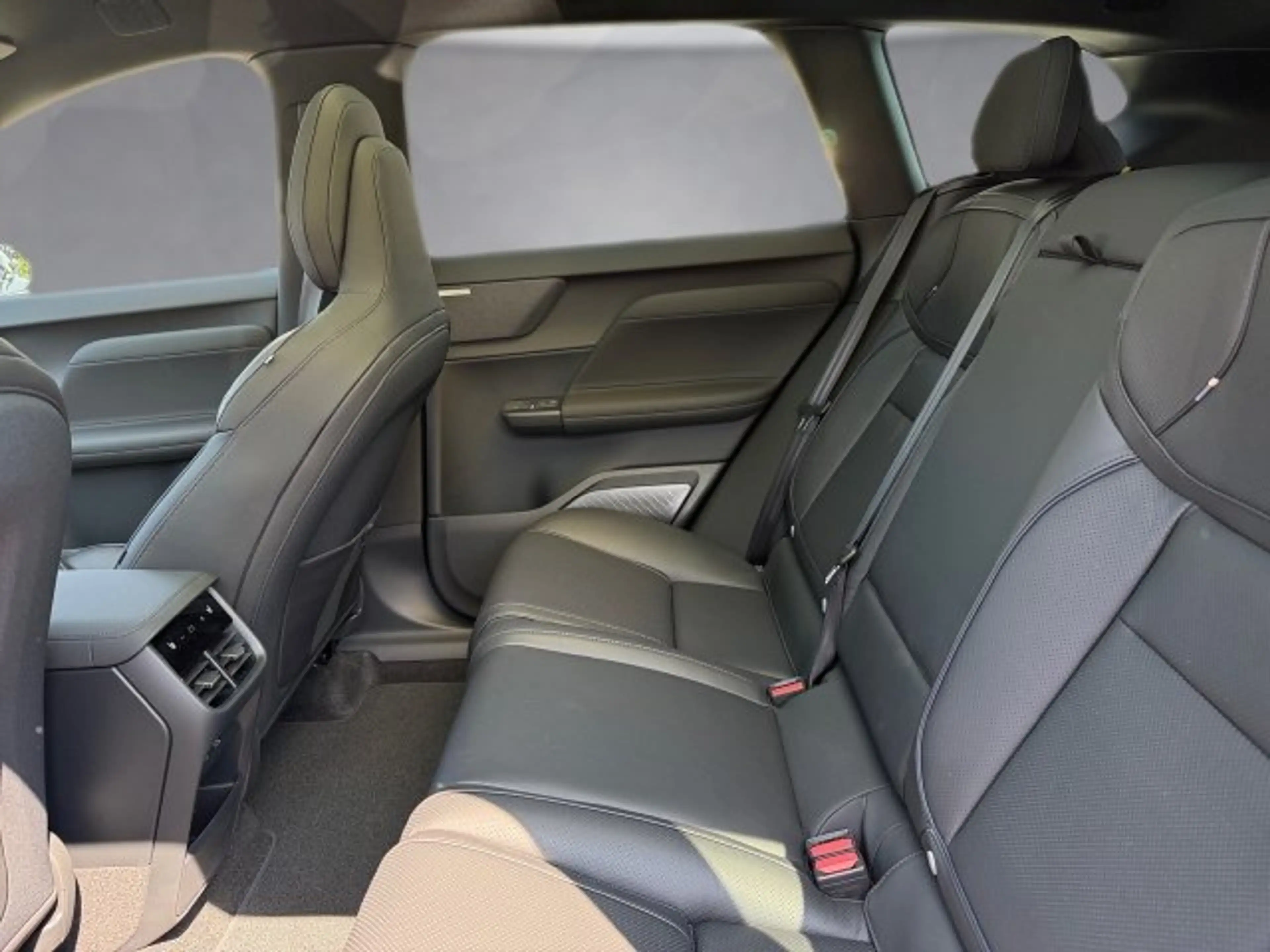 Volvo EX60 Ultra, P10 AWD Vollelektrisch — photo 12