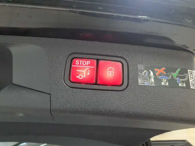 Mercedes-Benz E-Class view 6