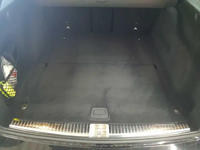 Mercedes-Benz E-Class view 5
