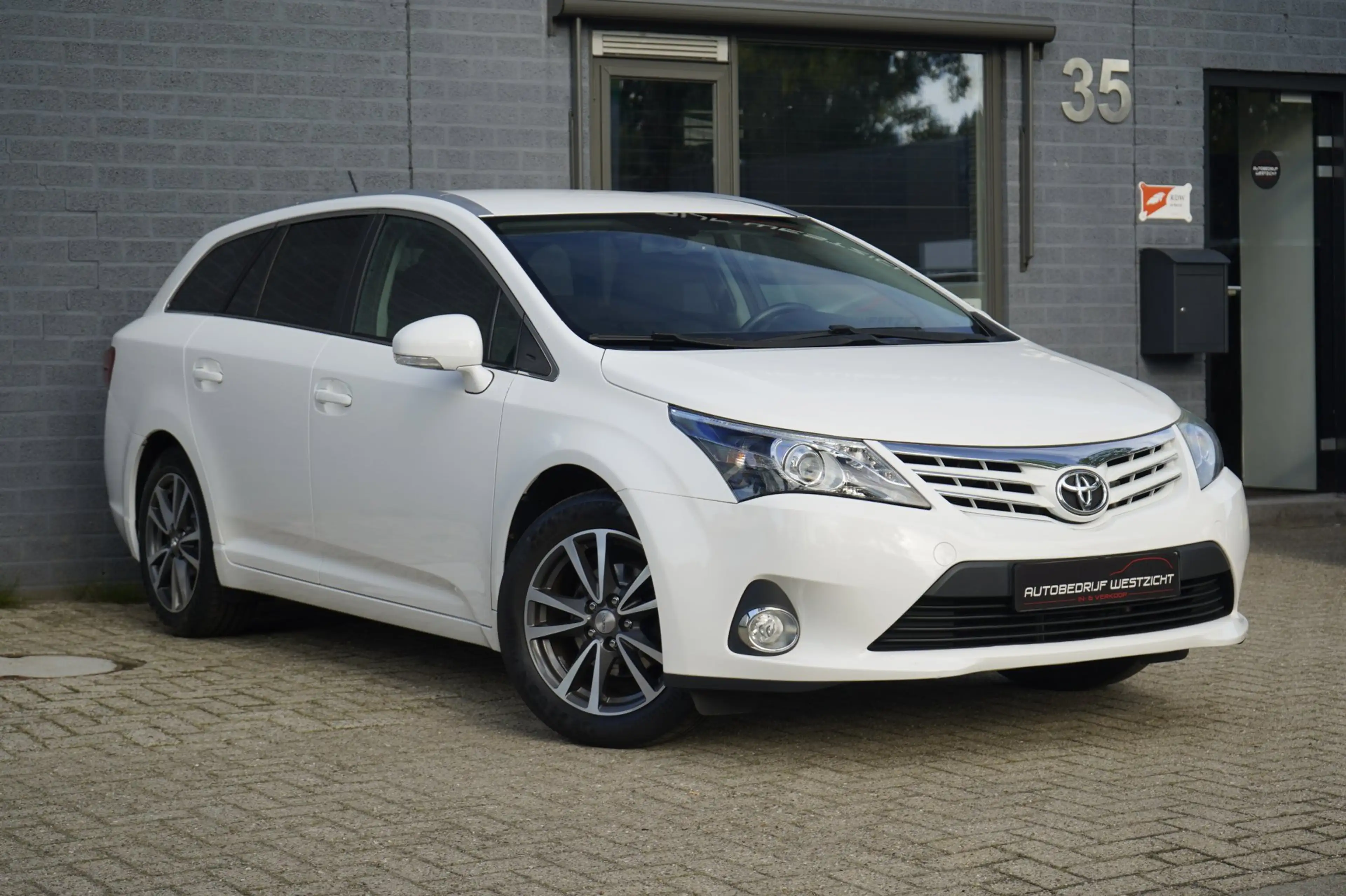 Toyota Avensis Wagon 1.8 VVTi Dynamic, Dealer onderhouden! — photo 2