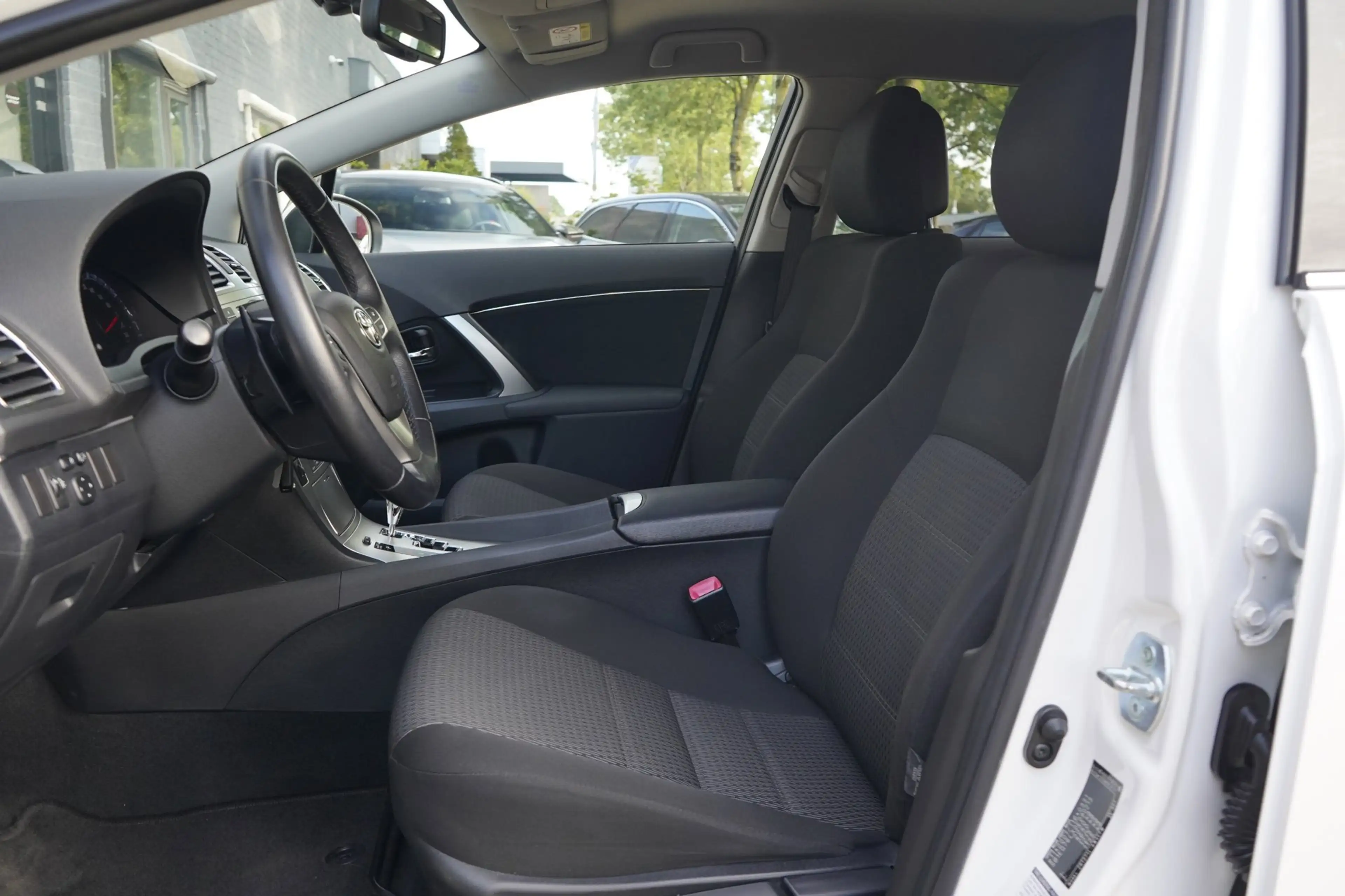 Toyota Avensis Wagon 1.8 VVTi Dynamic, Dealer onderhouden! — photo 6