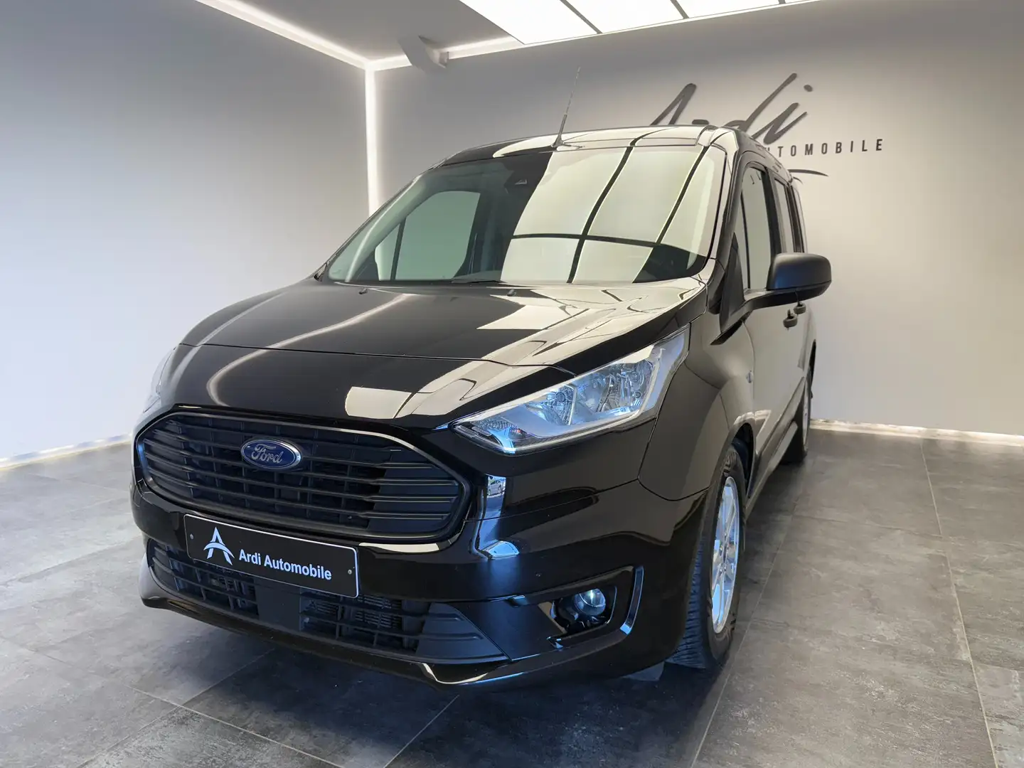 Ford Tourneo Connect 1.5 TDCi*CRUISE CONTROLE*AIRCO*BLUETOOTH*GARANTIE* Zwart - 1
