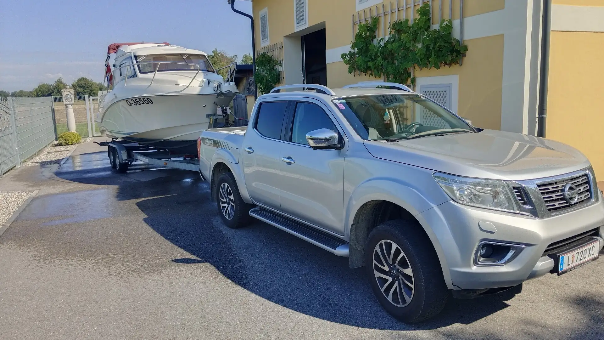 Nissan Navara Double Cab 4x4 2,3 dCi Tekna Aut. - 1