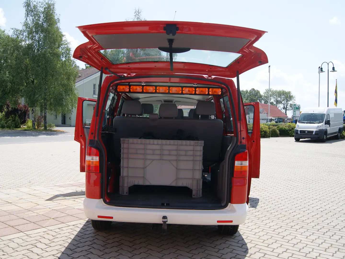 Volkswagen T5 T5 Kombi LR 1,9 TDI Economy D-PF Kleinbus Rojo - 2