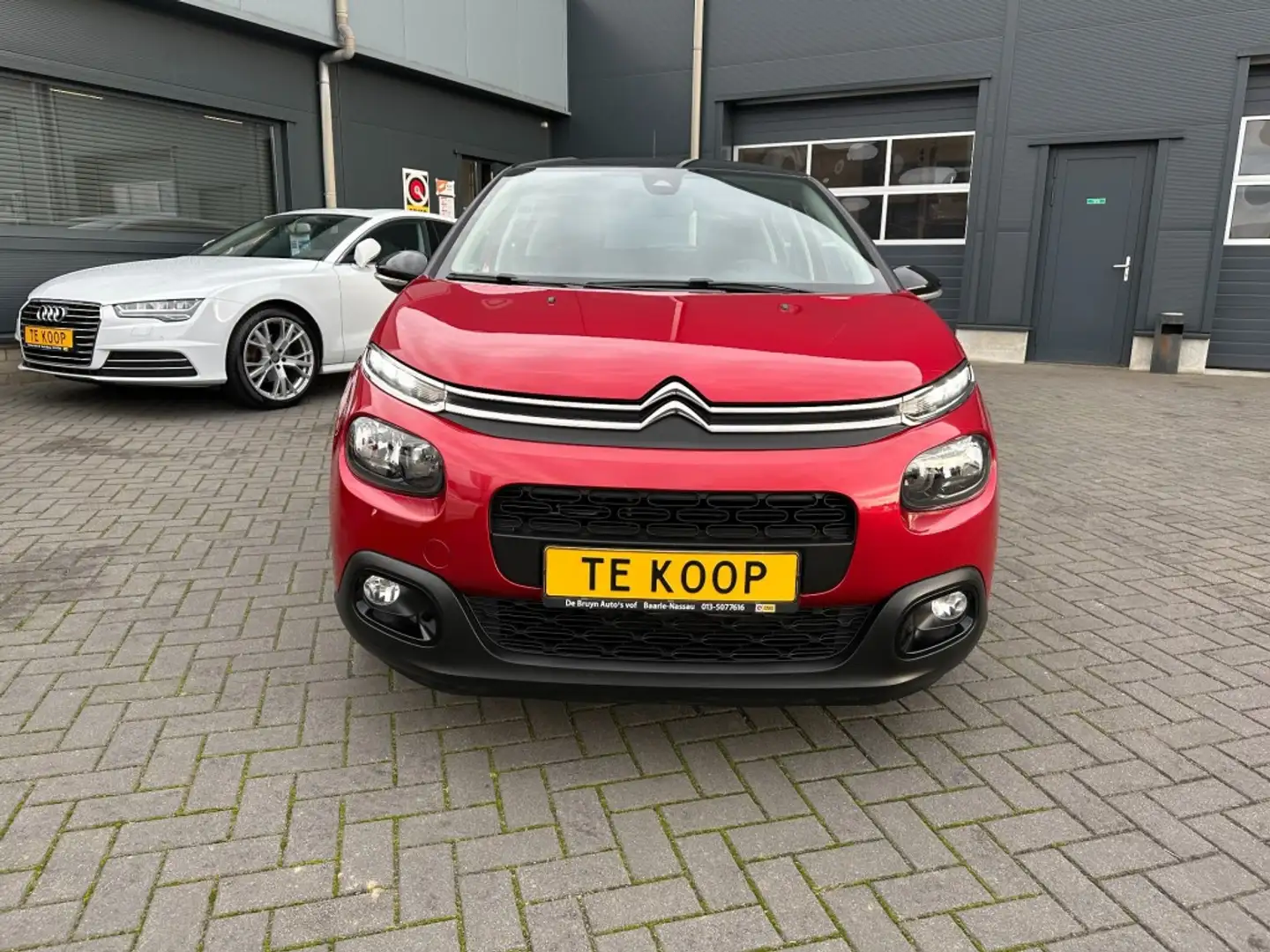 Citroen C3 1.2 PureTech S & S Shine Navigatie Clima Rot - 2
