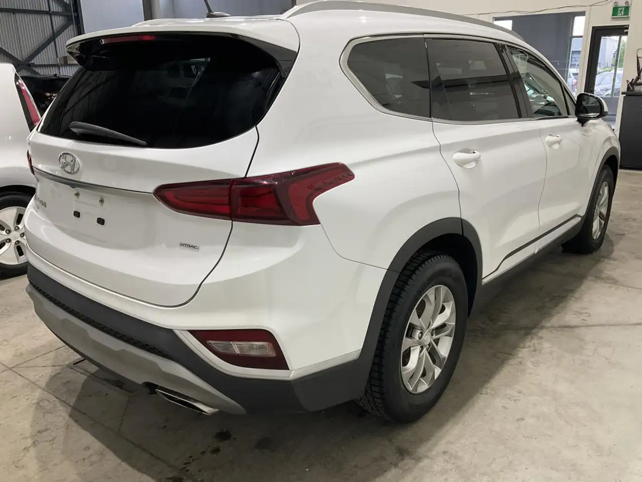 Hyundai SANTA FE photo Hyundai SANTA FE