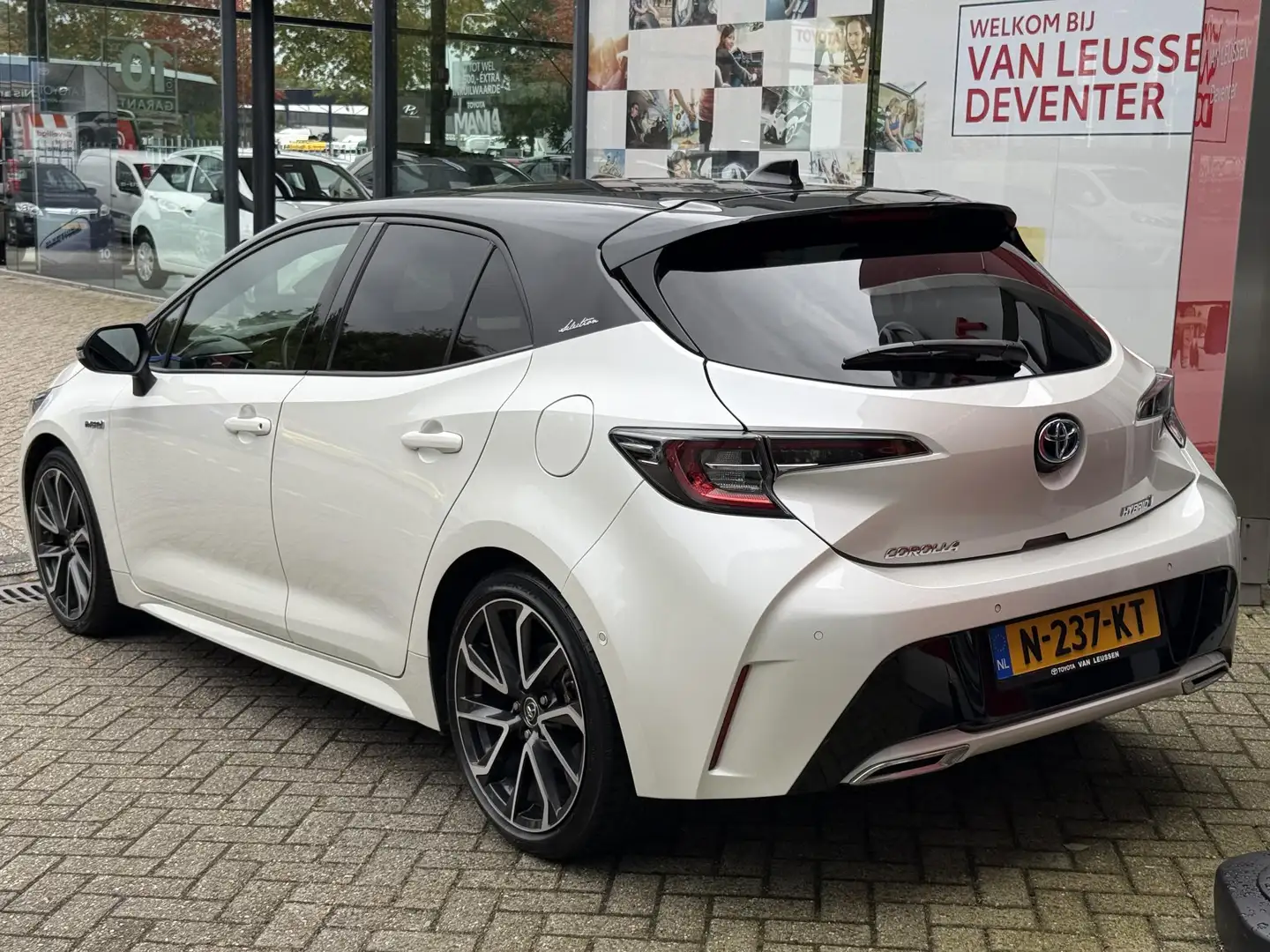 Toyota Corolla 2.0 Hybrid Executive PRK SNSR V+A STOEL/STUUR VERW Blanc - 2