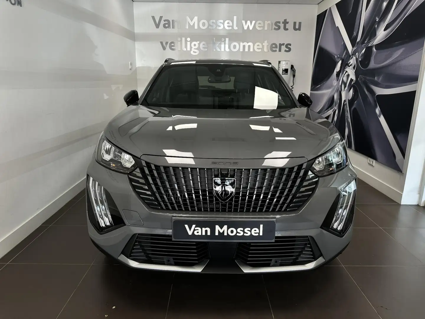 Peugeot 2008 1.2 Hybrid 136 Allure | AUTOMAAT | Navi | Camera v Grijs - 2