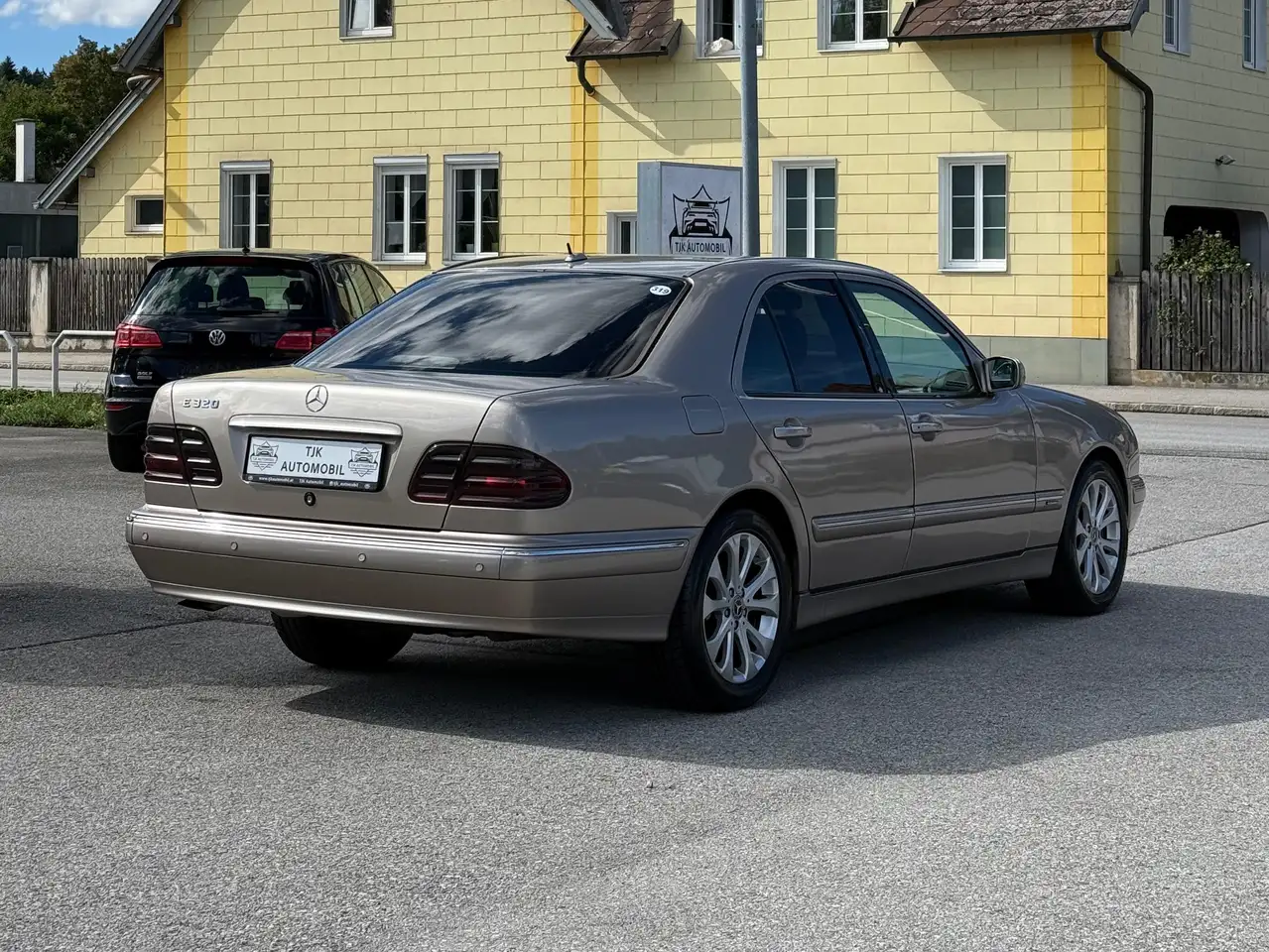 Mercedes-Benz E 320 Elegance 4MATIC Aut., foto 5
