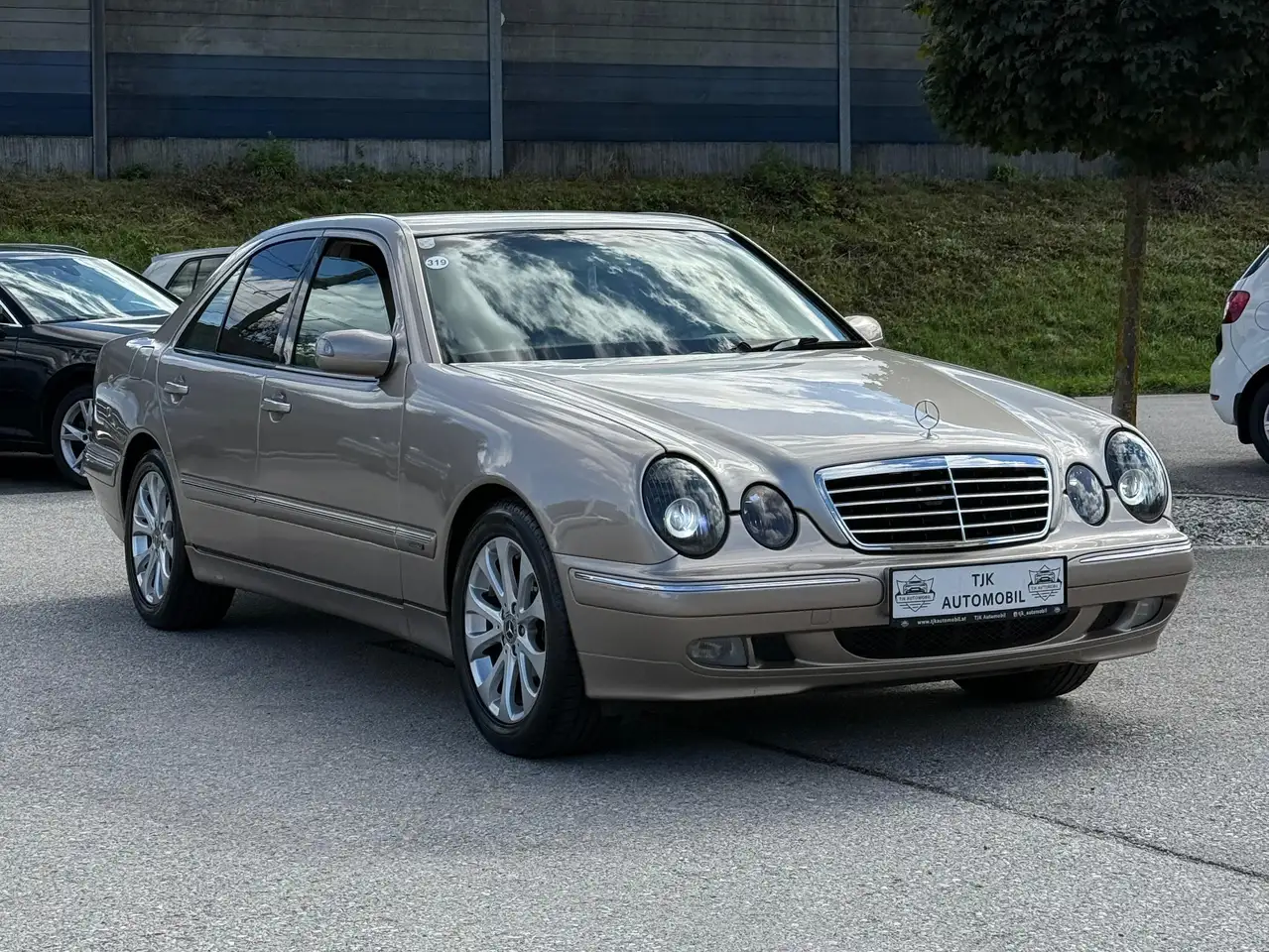 Mercedes-Benz E 320 Elegance 4MATIC Aut., foto 2