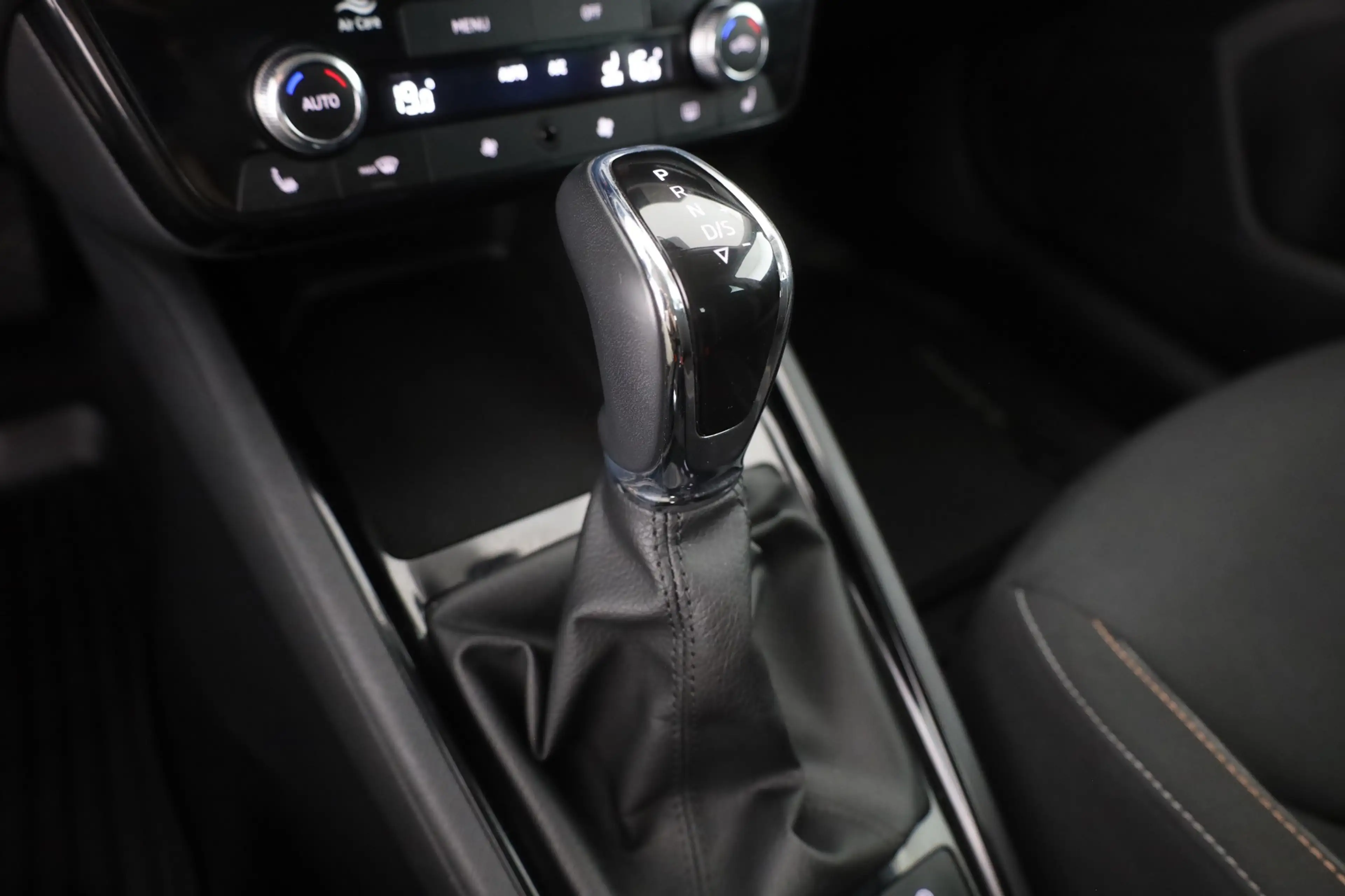 Skoda Kamiq 1.0 TSI DSG LED ACC Kamera — photo 14