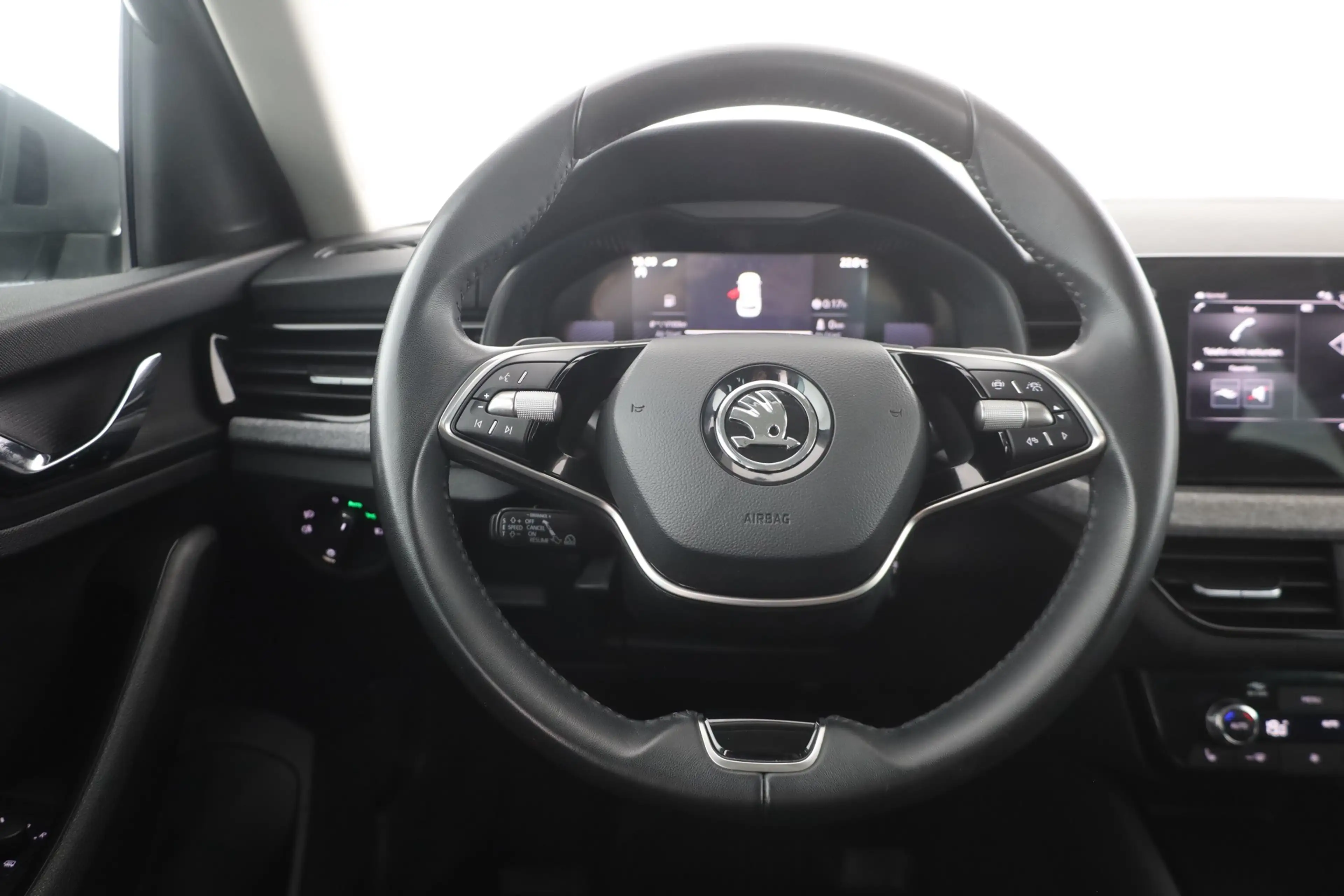 Skoda Kamiq 1.0 TSI DSG LED ACC Kamera — photo 15