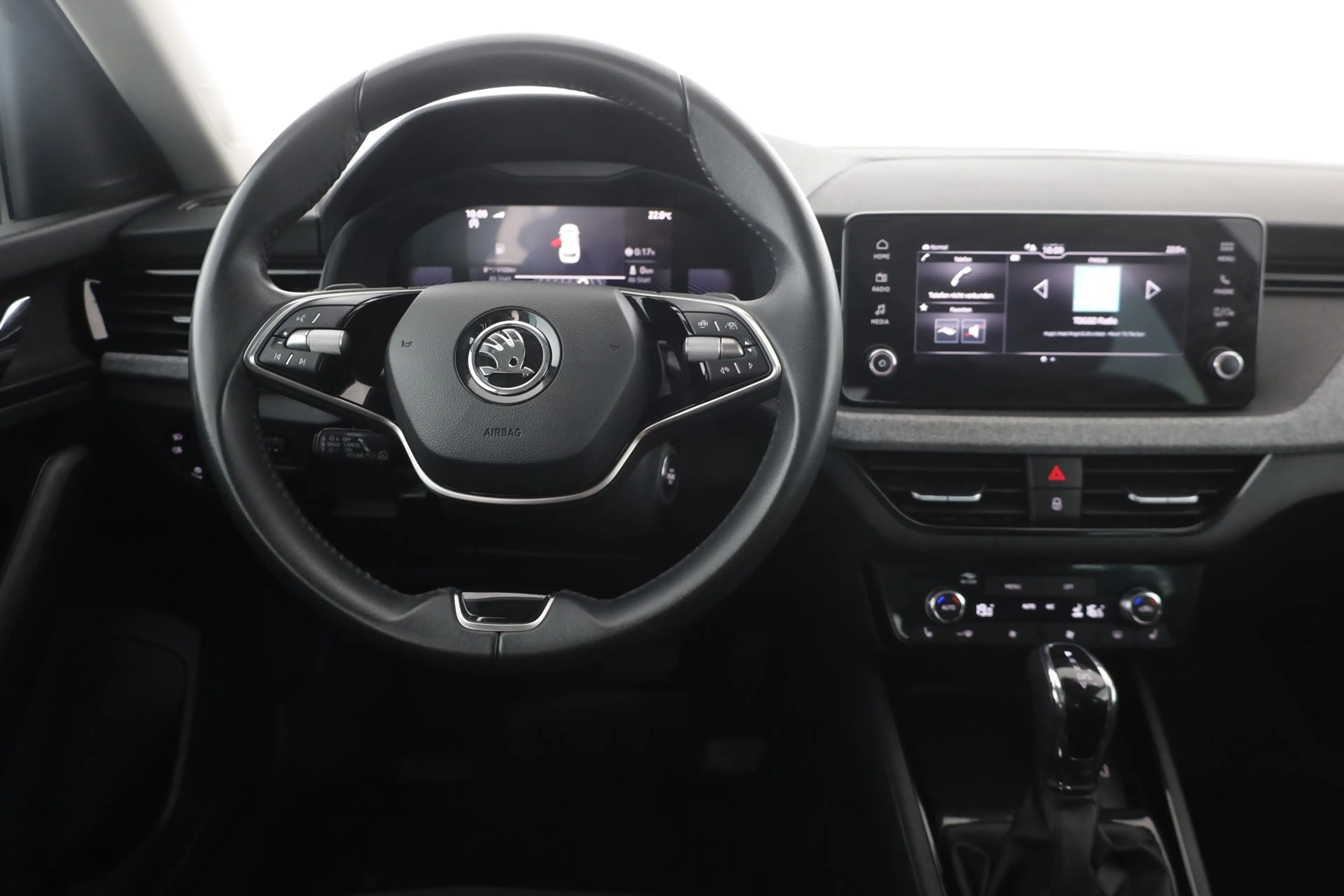 Skoda Kamiq 1.0 TSI DSG LED ACC Kamera — photo 10