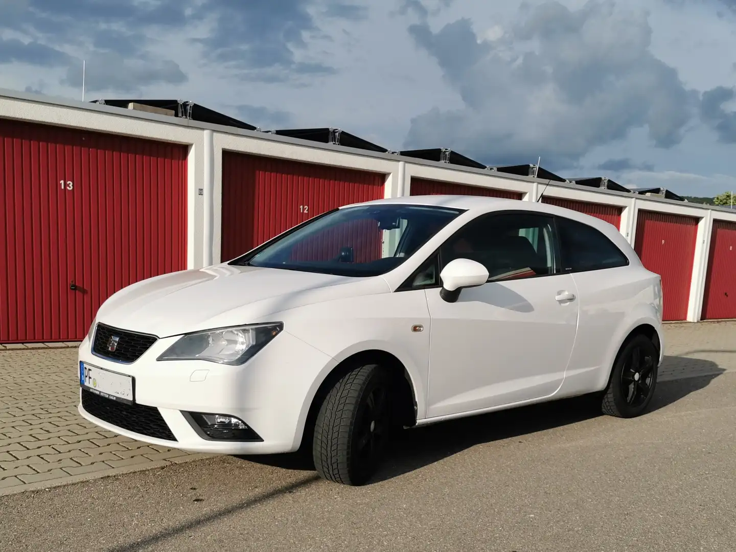 SEAT Ibiza Ibiza SC 1.4 16V iTECH 8-fach ALU TEMPOMAT  LEDER Weiß - 1