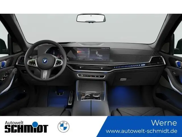 BMW X5 view 4