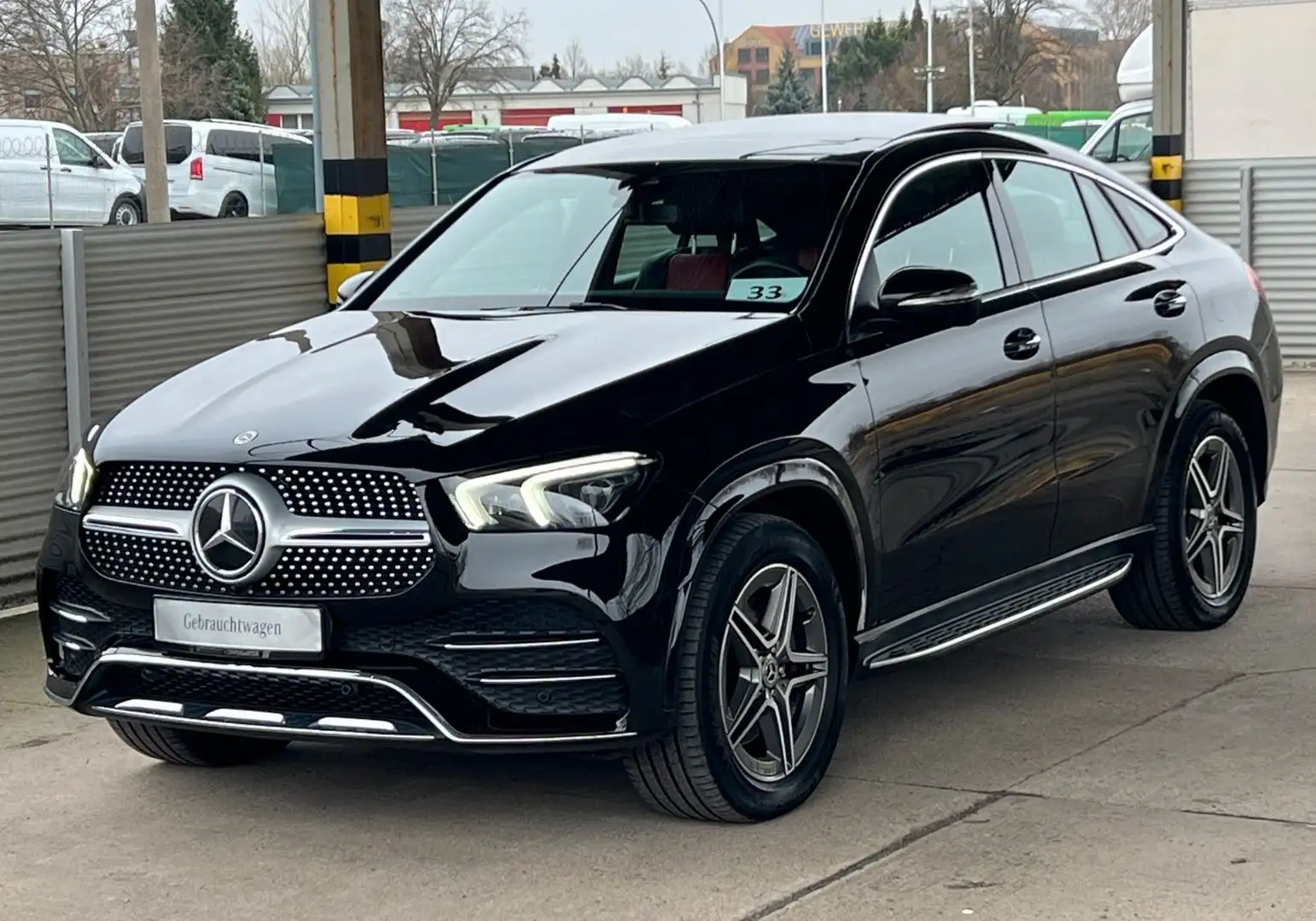 Mercedes-Benz GLE 400 d 4M COUPE AMG-LINE PANO AHK KEYLESS 360° Fekete - 1
