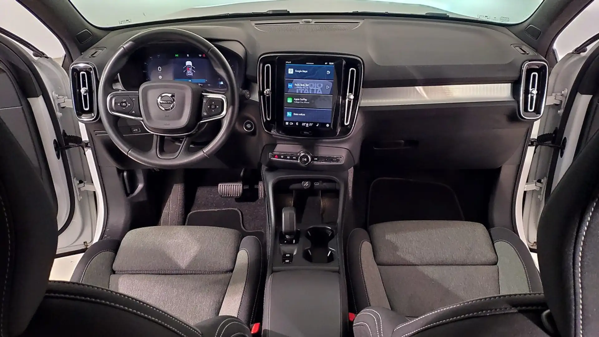 Volvo XC40 B3 Mild Hybrid Automatico Core Blanc - 2