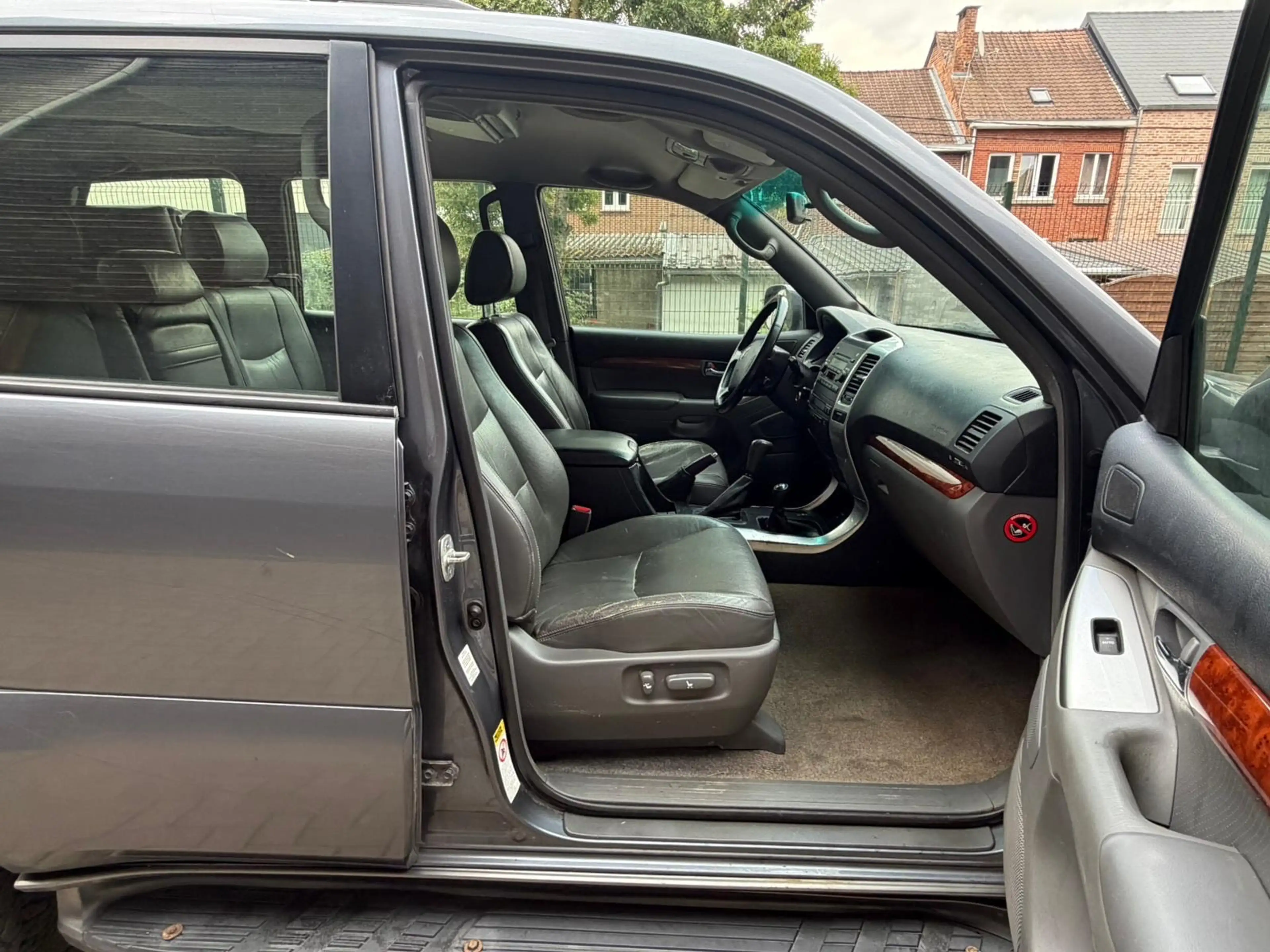 Toyota Land Cruiser Prado — photo 14