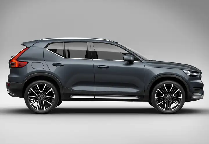 Volvo XC40 T2 Essential Manual 2023, foto 10