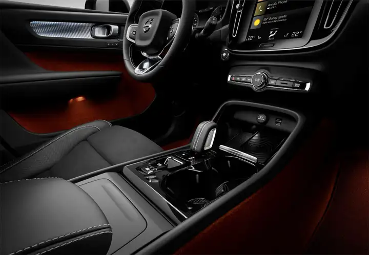 Volvo XC40 T2 Essential Manual 2023, foto 36