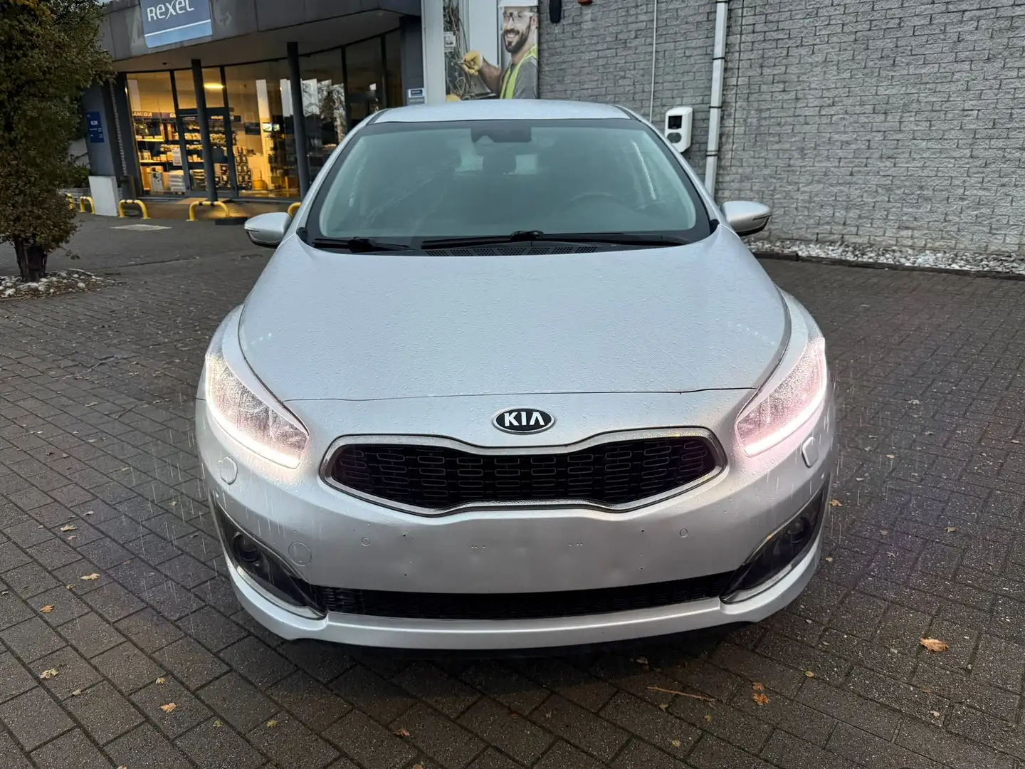 Kia Ceed / cee'd Cee'd 1.6 CRDi Sense ISG GARANTIE 1 AN/JAAR Zilver - 2