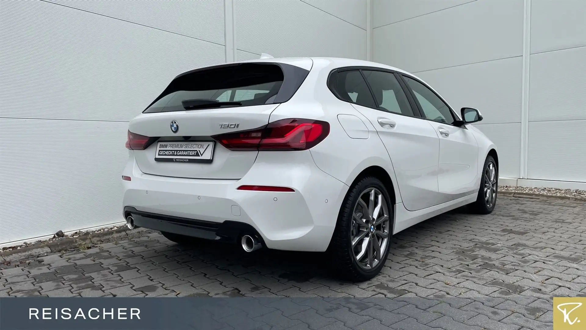 BMW 120 i Sport Line,LCProf.adLED,RFK,Lenkhz.HIFI,DAB Weiß - 2