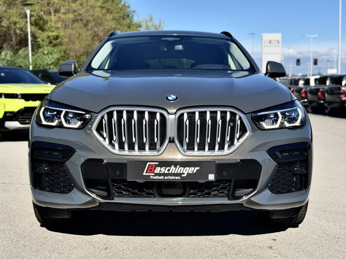 BMW X6 xDrive 40i M Paket Grau - 2