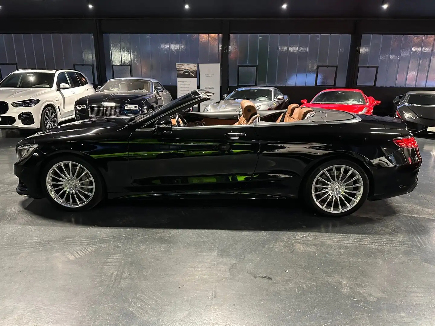 Mercedes-Benz S 500 Cabriolet AMG*Exklusiv Paket*Air Scarf*360 Noir - 2