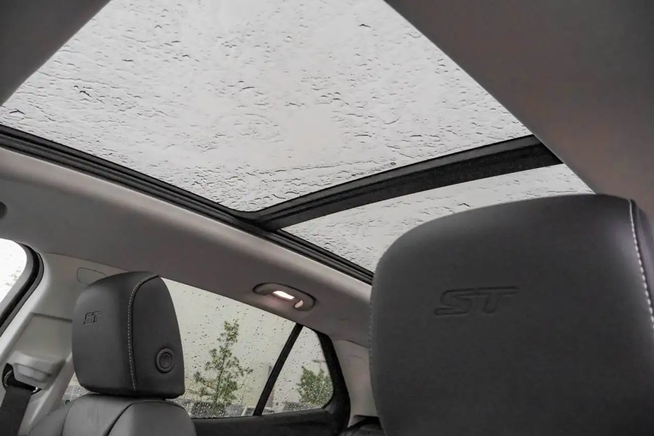 Buick Envision photo Buick Envision