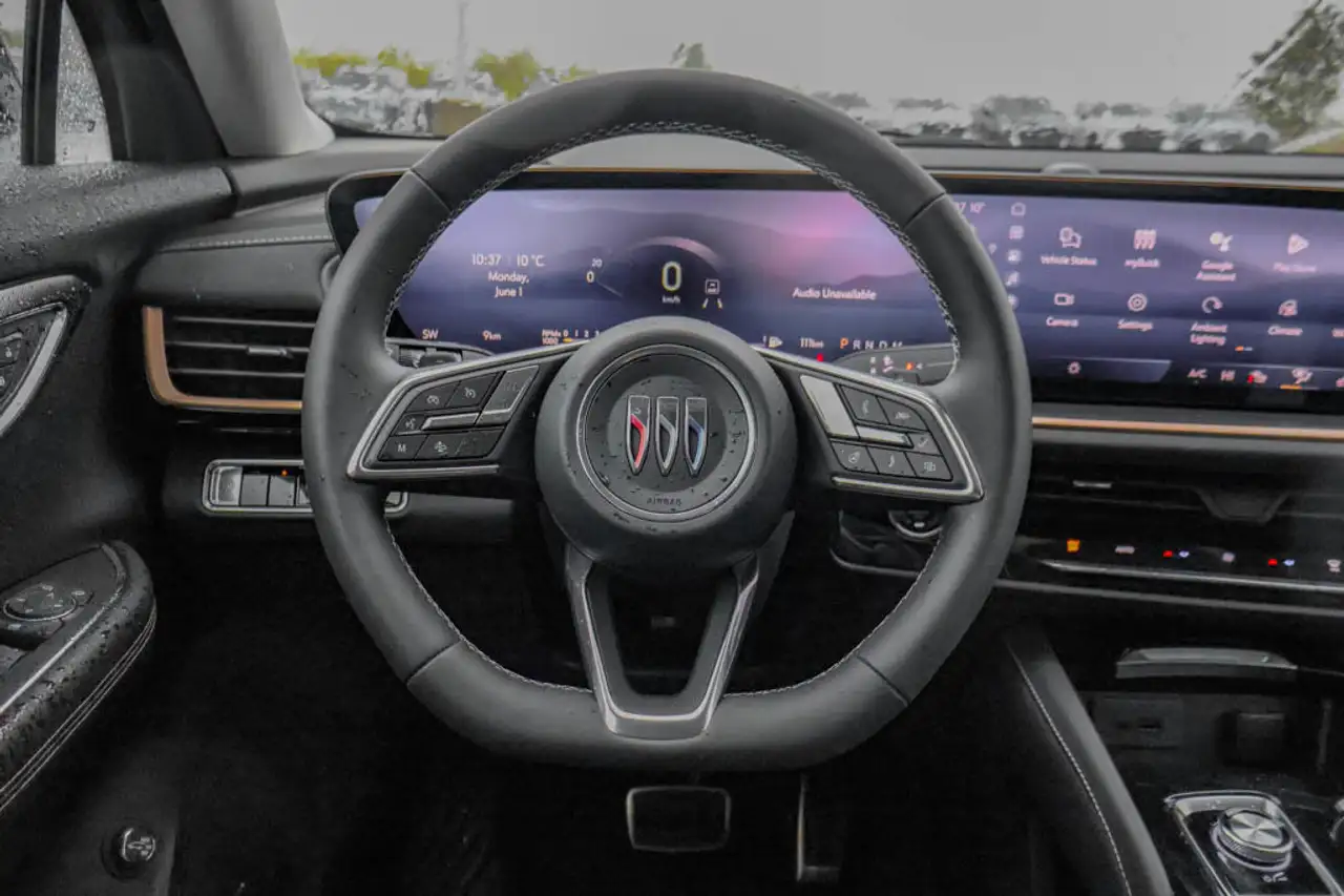 Buick Envision photo Buick Envision