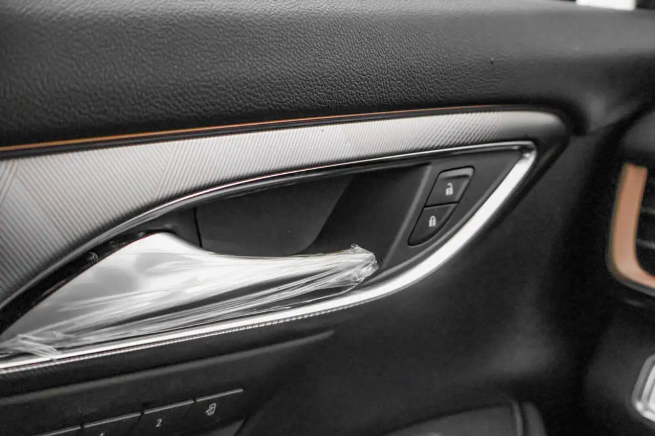 Buick Envision photo Buick Envision