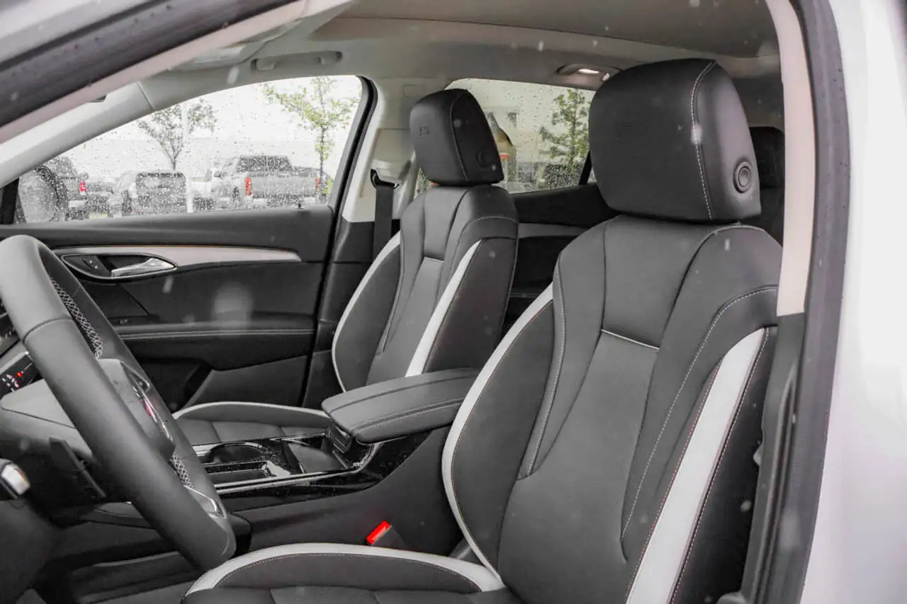 Buick Envision photo Buick Envision