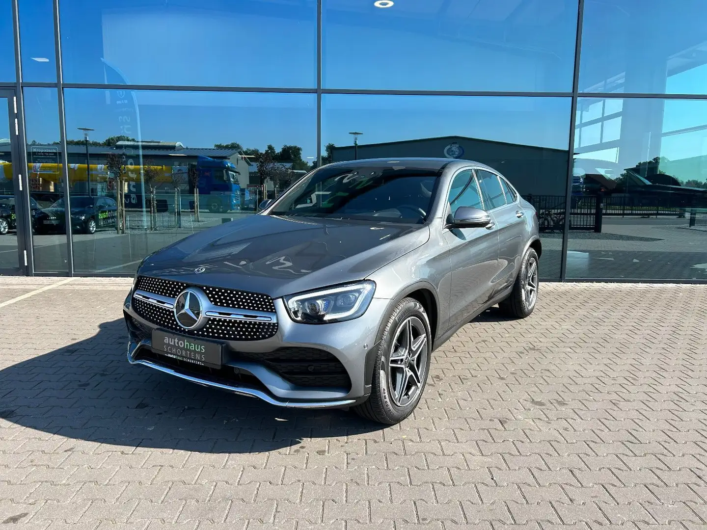 Mercedes-Benz GLC 300 d Coupé AMG-Line 4Matic Stdhzg. Burmester Grijs - 1