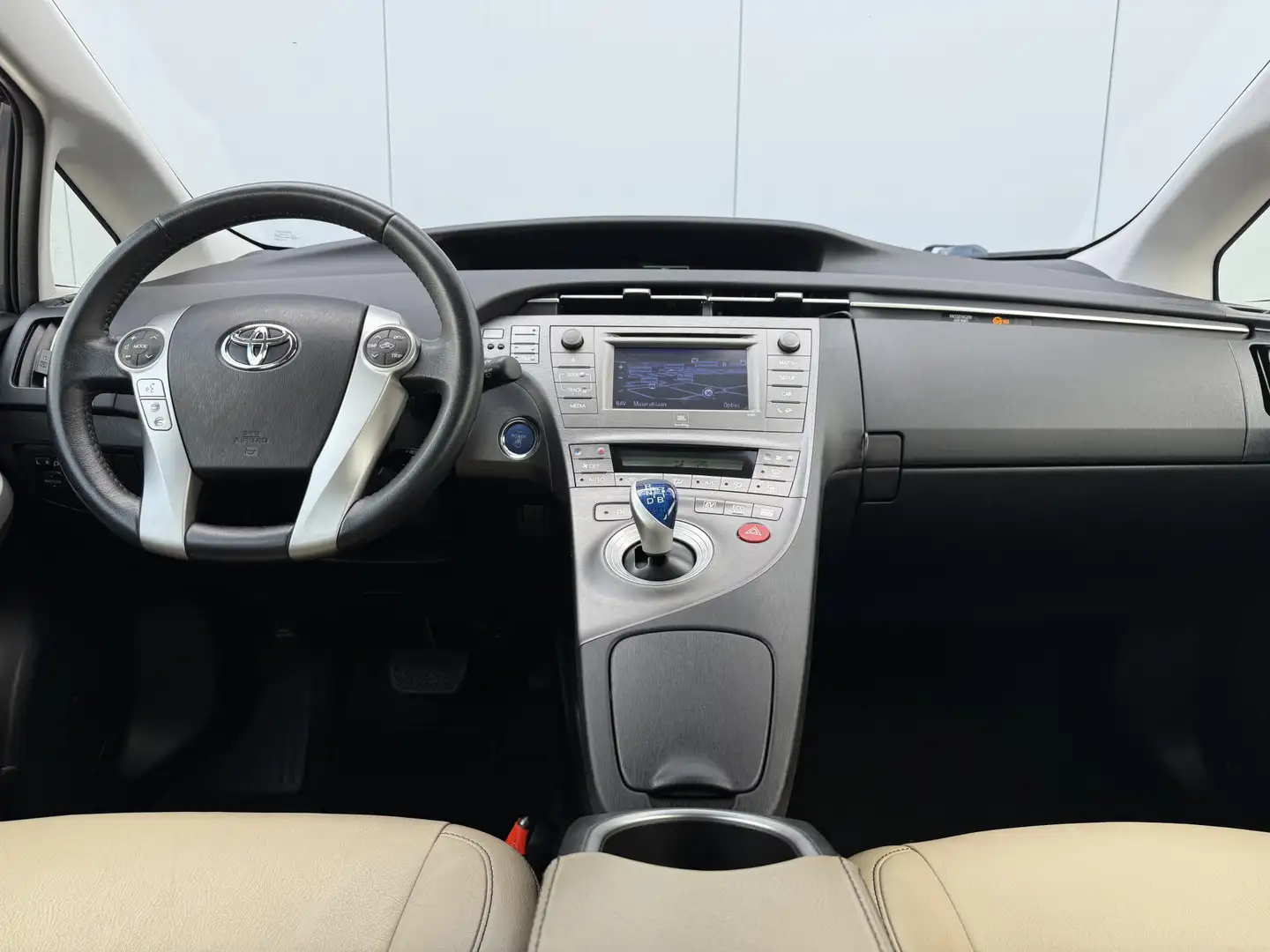 Toyota Prius 1.8 Dynamic Business Automaat Navigatie/Camera/LED Gris - 2