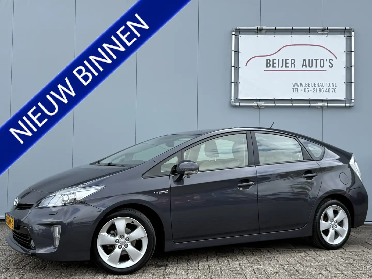 Toyota Prius 1.8 Dynamic Business Automaat Navigatie/Camera/LED Gris - 1