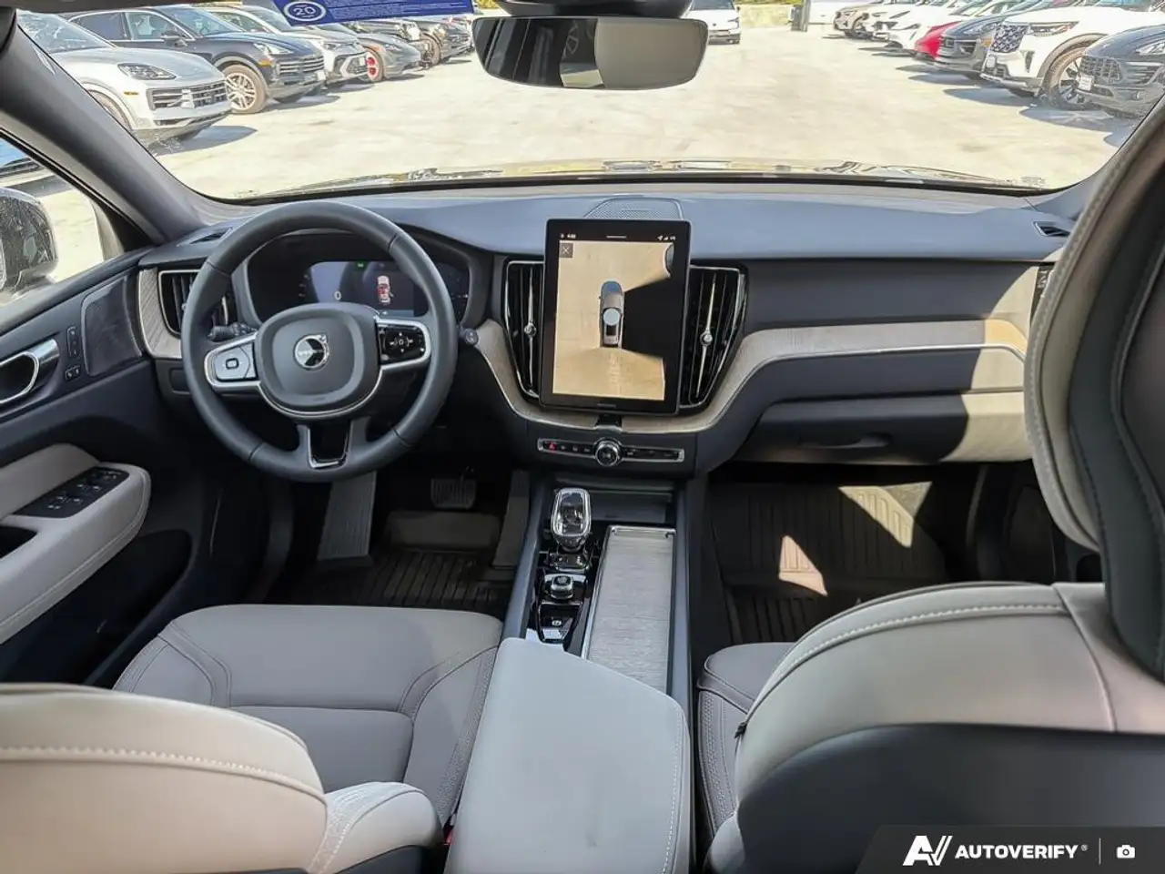 Volvo XC60 снимка Volvo XC60