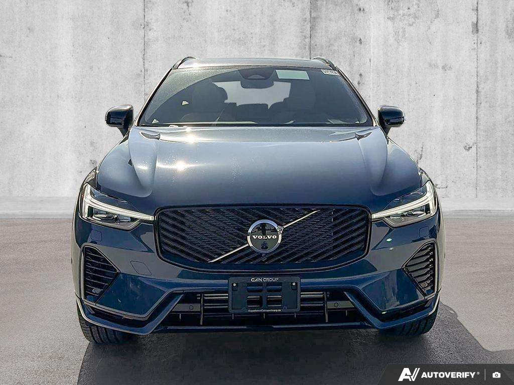 2026 Volvo XC60 T8 AWD Plus Dark Theme alt 2