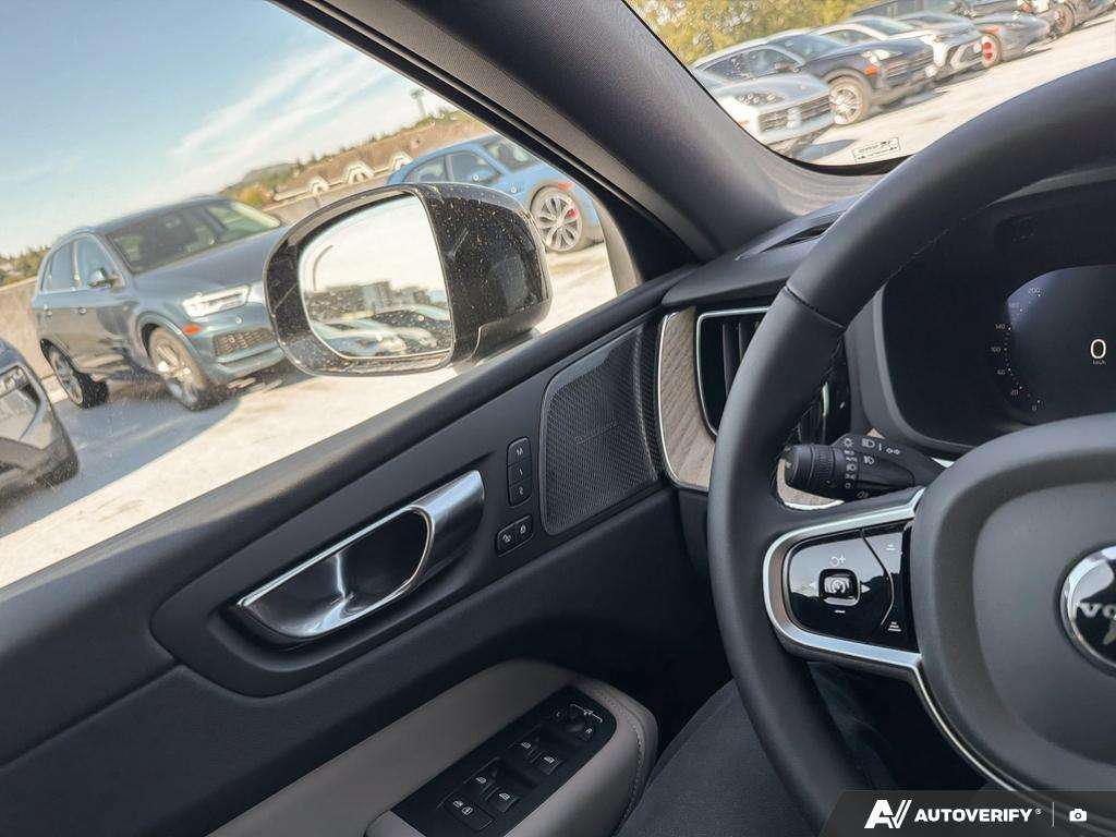 2026 Volvo XC60 T8 AWD Plus Dark Theme thumb 16