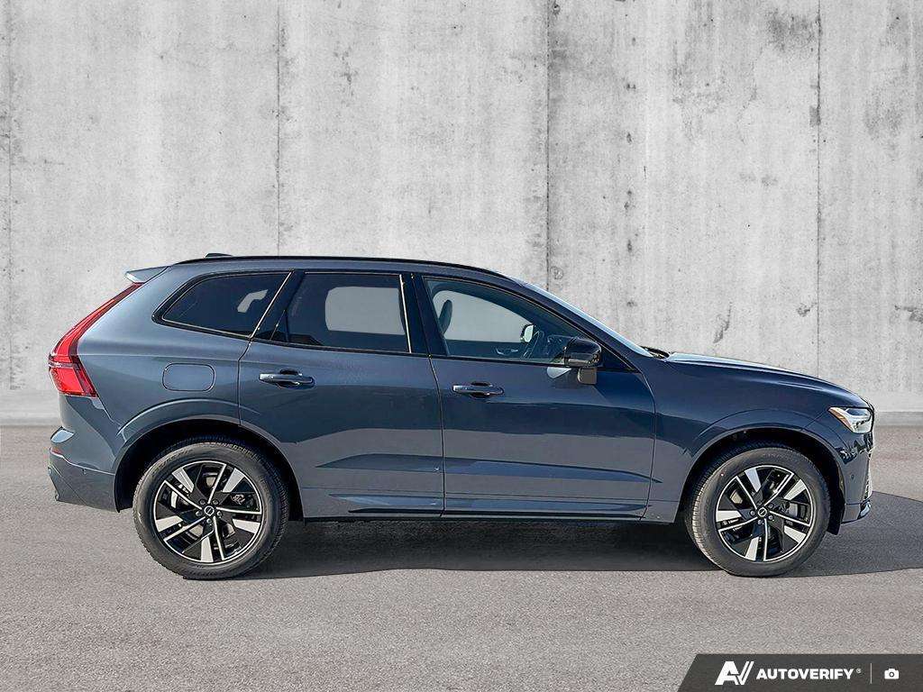 2026 Volvo XC60 T8 AWD Plus Dark Theme alt 3