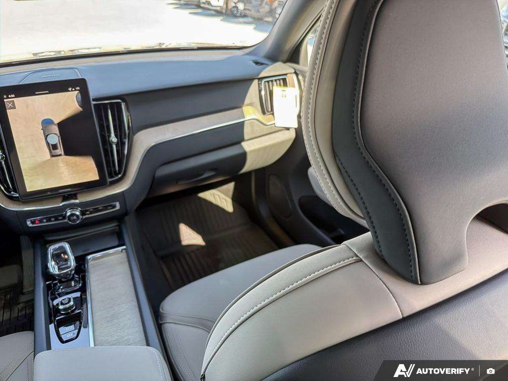 2026 Volvo XC60 T8 AWD Plus Dark Theme thumb 24