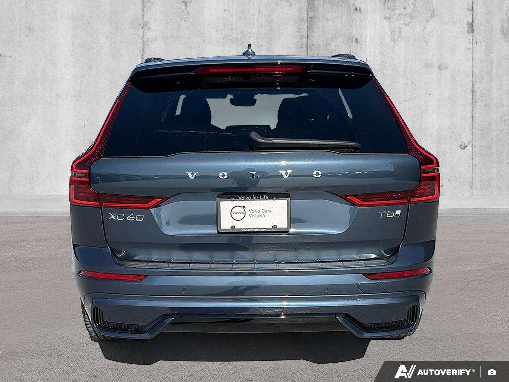 2026 Volvo XC60 T8 AWD Plus Dark Theme alt 5