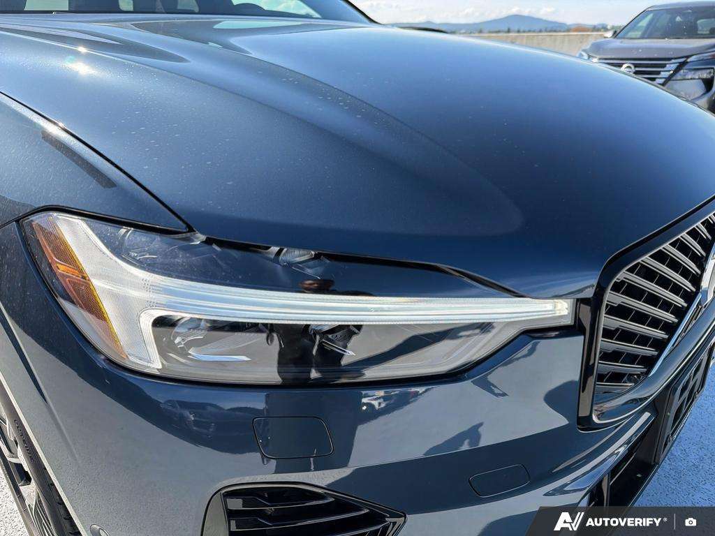 2026 Volvo XC60 T8 AWD Plus Dark Theme thumb 8